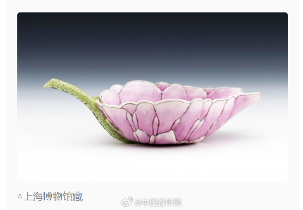 它既是“网红”又是大众脸——粉彩花卉形秋操杯