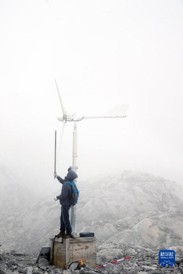 新时代中国调研行·长江篇丨玉龙雪山上的一片雪花,长江里的一滴水 新时代中国调研行·长江篇丨玉龙雪山上的一片雪花,长江里的一滴水