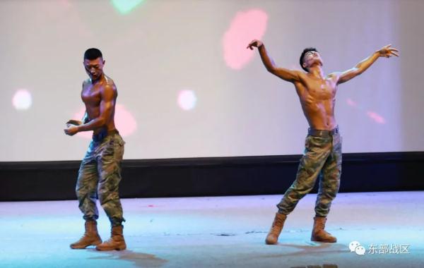 水兵亮出“肌肉铠甲”，你慕了吗？