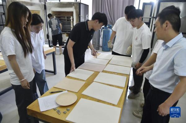 河南汝州：深耕汝瓷业沃土 推动高质量发展