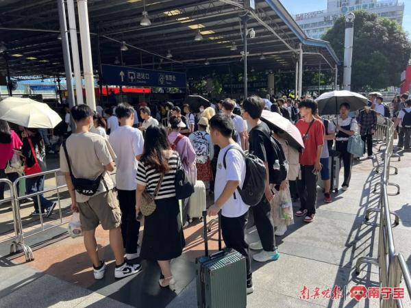 首波“暑运高峰”来啦！铁路南宁车站预计发送旅客32.87万人次