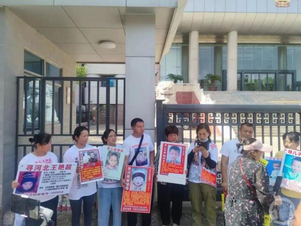 《失孤》原型郭刚堂之子被拐案一审：两被告人拒不认罪