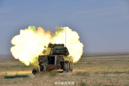 炮兵分队实弹射击 火力够足！