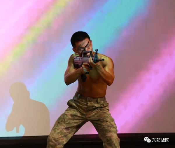 水兵亮出“肌肉铠甲”，你慕了吗？