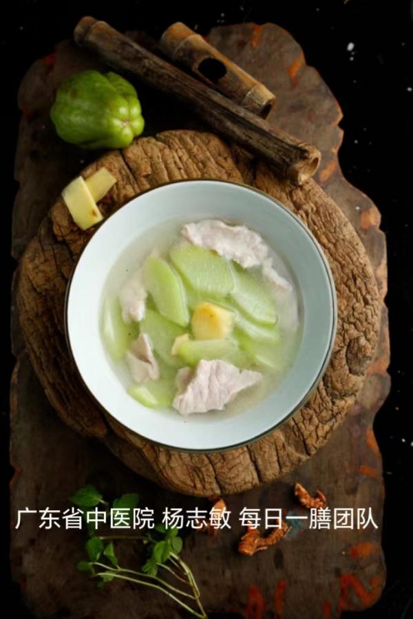 【食疗养生】夏天粘腻，一口清汤倍儿爽~