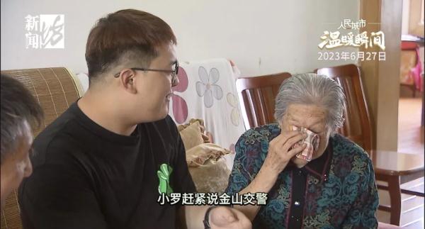 什么情况？上海一男子马路中间违停，交警竟表示：不处罚