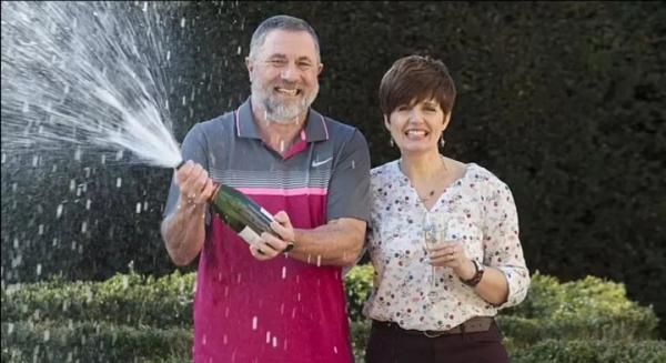 夫妇买彩票中3亿元，曾发誓过普通生活，7年后……