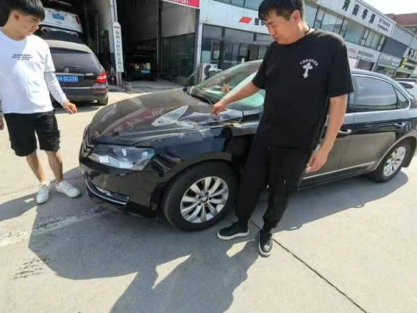“天降”树枝砸伤私家车,车主不解为啥非得打官司 “天降”树枝砸伤私家车,车主不解为啥非得打官司