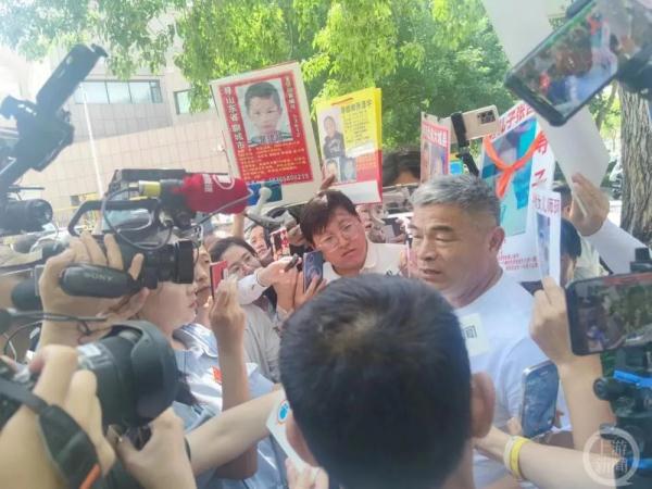 《失孤》原型郭刚堂之子被拐案一审：两被告人拒不认罪