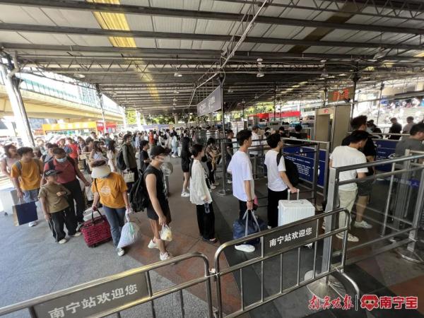 首波“暑运高峰”来啦！铁路南宁车站预计发送旅客32.87万人次