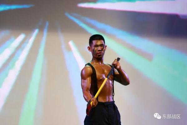 水兵亮出“肌肉铠甲”，你慕了吗？