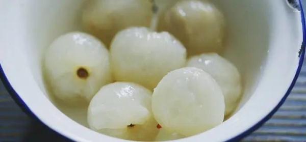 为了“下火”，广东人吃荔枝究竟有多拼？