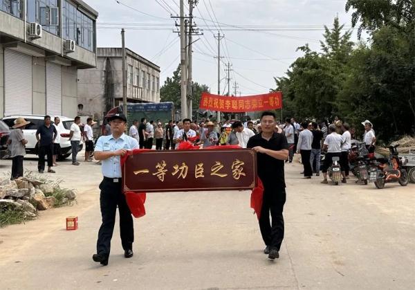 集齐一二三等功！这位“90后”少校不简单