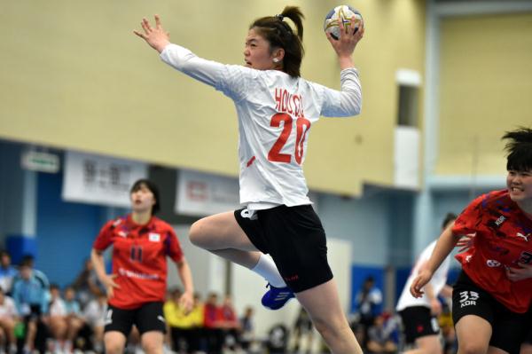 中国女子手球队获亚青赛亚军