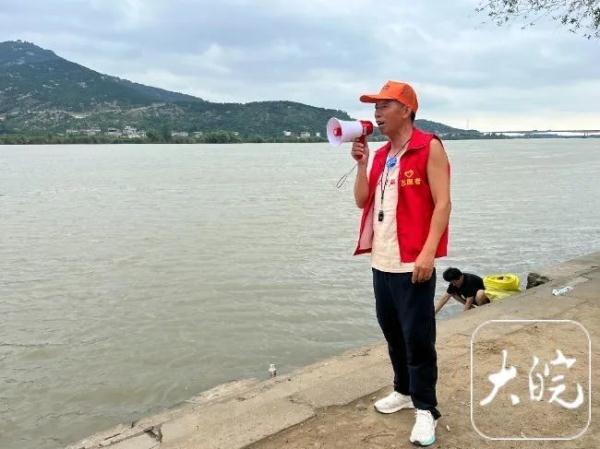 义务值守淮河岸边！他8年救下30余名溺水者：会守护一辈子