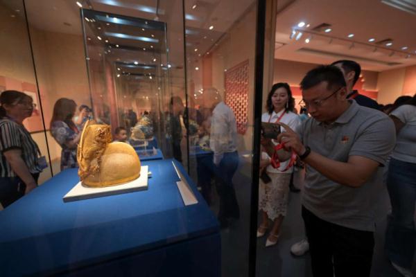 文博要闻丨2023明文化论坛在京开幕 金冠凤冠“甲子轮回”重新聚首 文博要闻丨2023明文化论坛在京开幕 金冠凤冠“甲子轮回”重新聚首