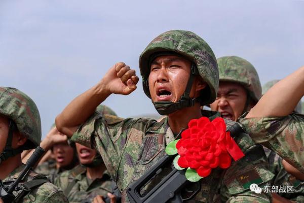 “东谈主民英豪坦克”传东谈主，续写新的荣光！