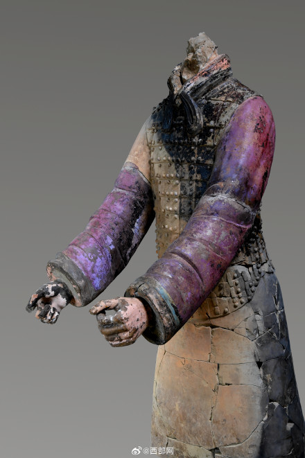 秦人也爱多巴胺穿搭？秦始皇帝陵博物院居然这样保护秦俑……