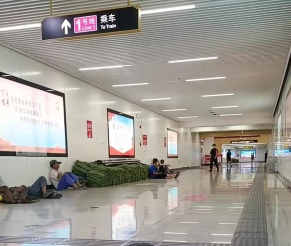 洛阳地铁改变态度：欢迎市民来纳凉