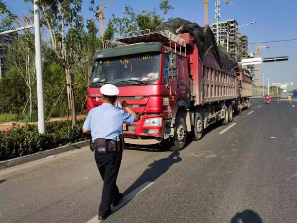 行动已经开始!济南这类车,右转必停! 行动已经开始!济南这类车,右转必停!