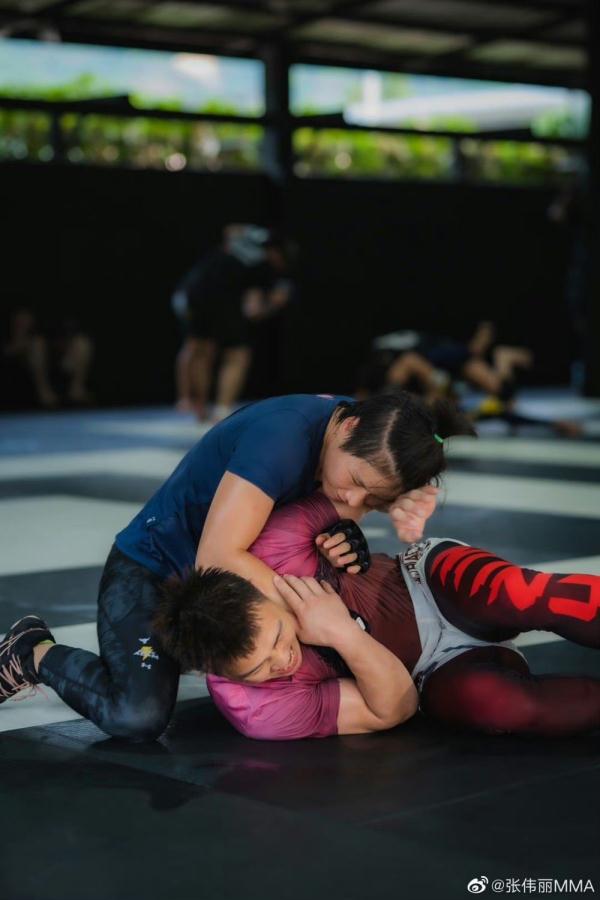 张伟丽：吃饭、睡觉、训练，迎接卫冕战