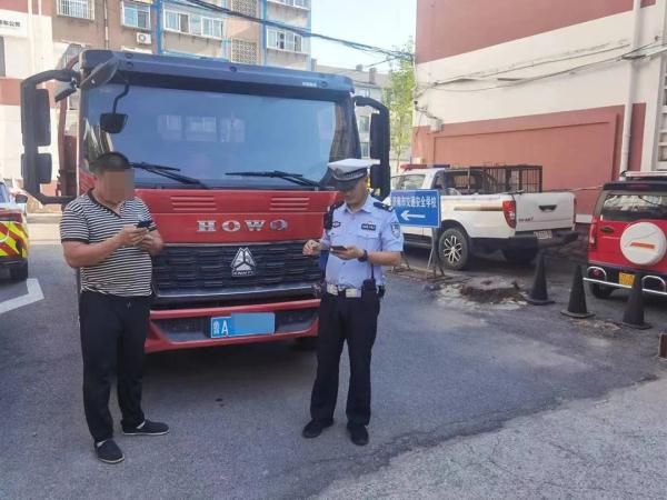 行动已经开始!济南这类车,右转必停! 行动已经开始!济南这类车,右转必停!