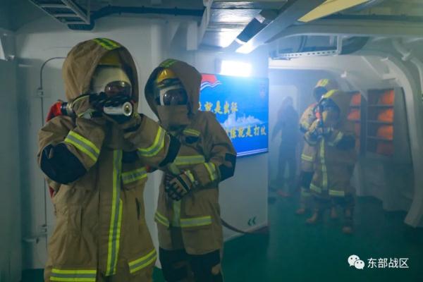 东海海域！实兵实弹演练！