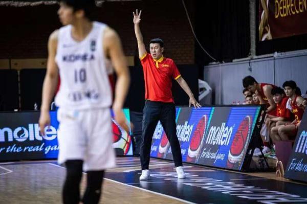 中国男篮的明天会更好——专访中国男篮二队主教练韩登