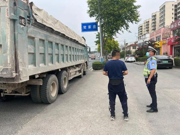 行动已经开始!济南这类车,右转必停! 行动已经开始!济南这类车,右转必停!