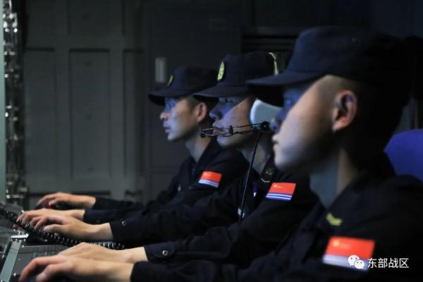 东海海域！实兵实弹演练！