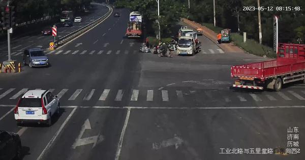 行动已经开始!济南这类车,右转必停! 行动已经开始!济南这类车,右转必停!