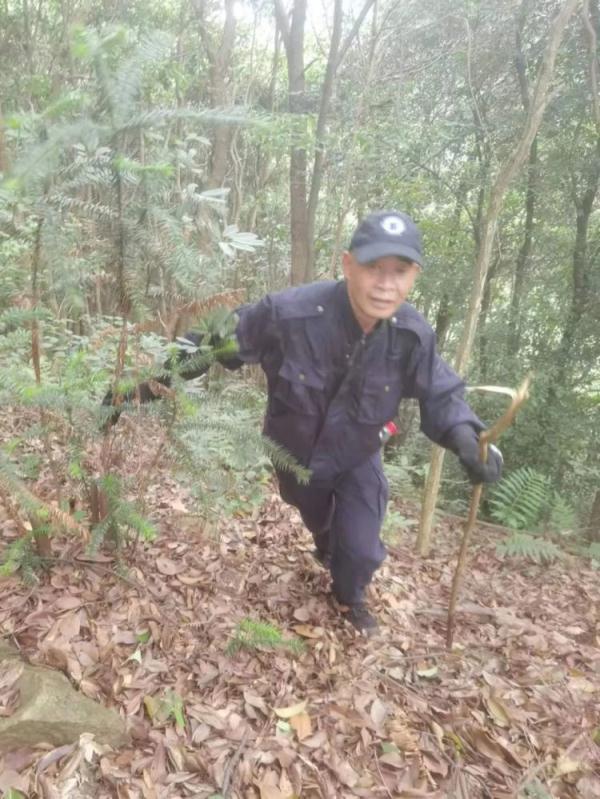 特警无人机出动！大陈深山紧急救援…