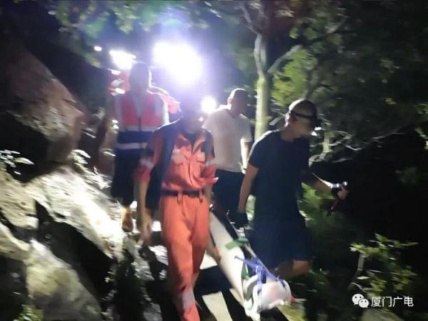 等日出睡着，醒来竟在崖底！厦门一山顶发生惊险一幕……