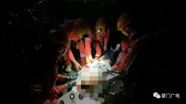 等日出睡着，醒来竟在崖底！厦门一山顶发生惊险一幕……