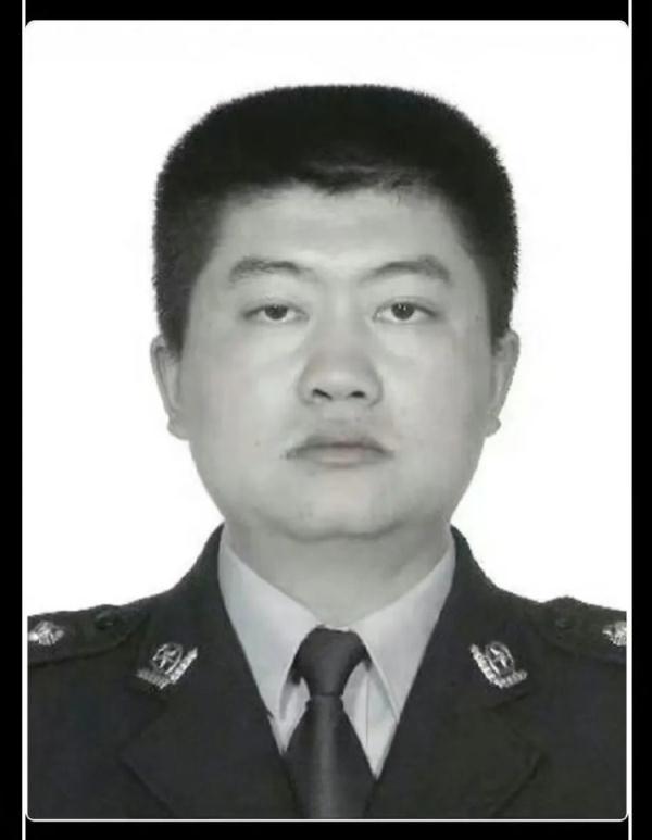 刷屏!民警殉职2年后,女儿考上这所高校 刷屏!民警殉职2年后,女儿考上这所高校