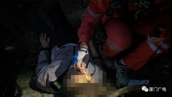 等日出睡着，醒来竟在崖底！厦门一山顶发生惊险一幕……