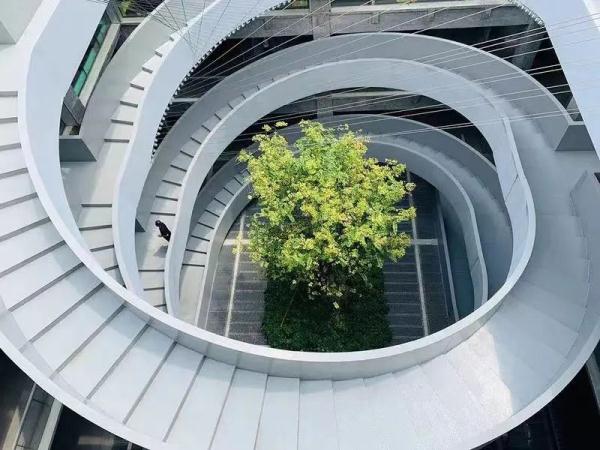 Citywalk最高收费258贵不贵？今夏年轻人新宠城市漫游引争议，网友：不就是遛弯？