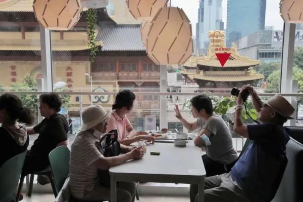 宜家突然宣布:上海市中心的这家店将停止运营!刚开业时大排长龙,要“两小时起”…… 宜家突然宣布:上海市中心的这家店将停止运营!刚开业时大排长龙,要“两小时起”……