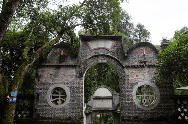 百年老宅藏深山