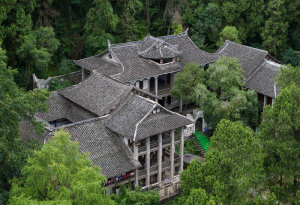 百年老宅藏深山