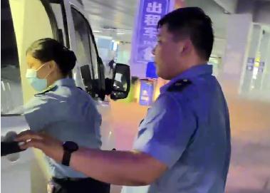 紧急!阜阳西站拍下的一幕! 紧急!阜阳西站拍下的一幕!