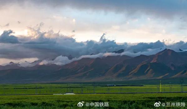 这可能是2023年点赞率最高的一条朋友圈！你只差一张高铁票