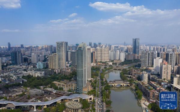 新华全媒+·新时代中国调研行·长江篇丨成都锦江七年之变 新华全媒+·新时代中国调研行·长江篇丨成都锦江七年之变