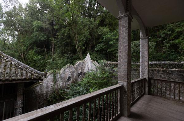 百年老宅藏深山