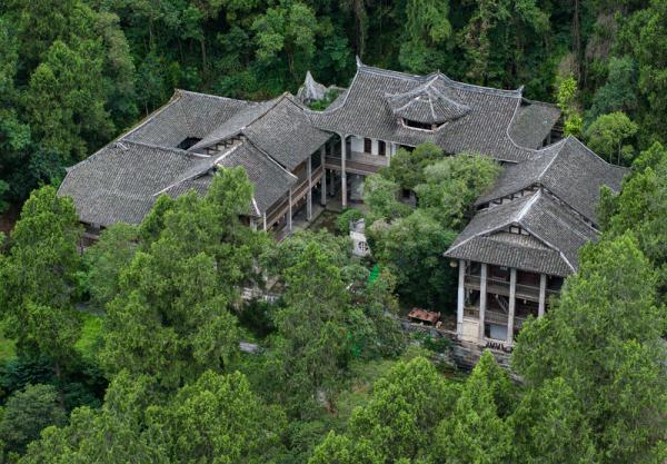 百年老宅藏深山