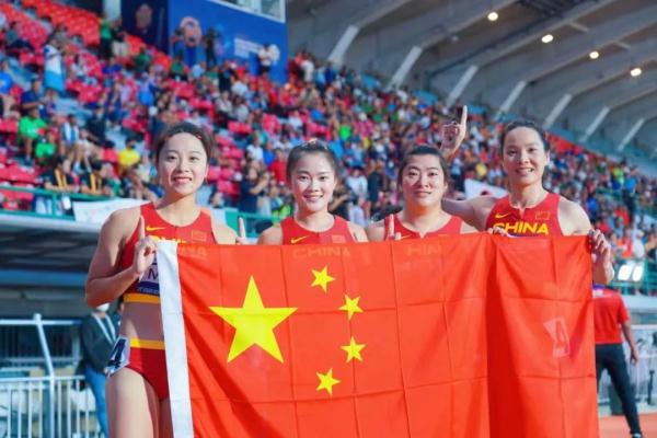 广西姑娘韦永丽,与队友夺得亚锦赛首金! 广西姑娘韦永丽,与队友夺得亚锦赛首金!