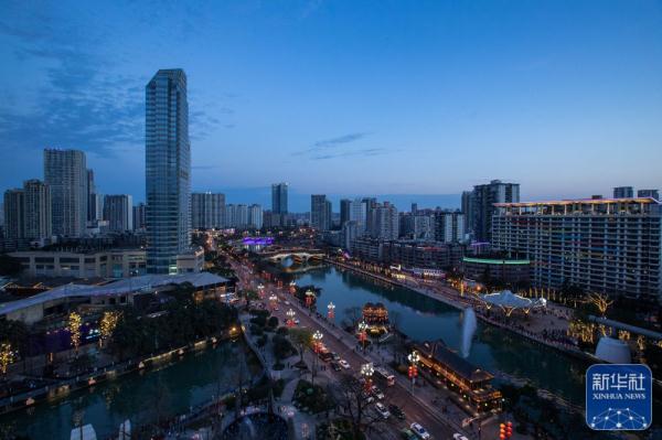 新华全媒+·新时代中国调研行·长江篇丨成都锦江七年之变 新华全媒+·新时代中国调研行·长江篇丨成都锦江七年之变