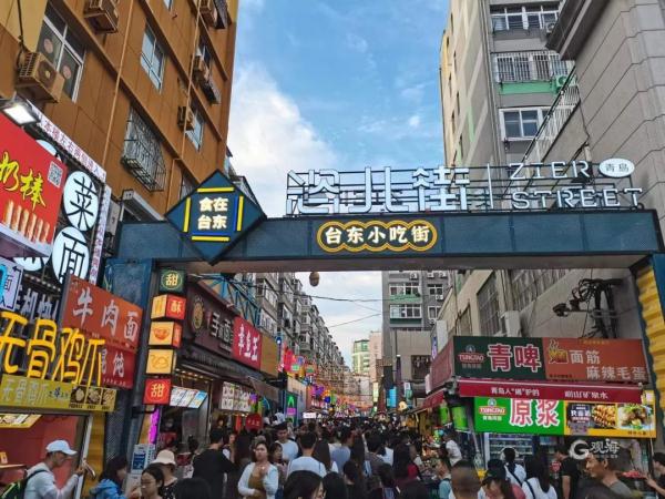 室外逛街也能吹空调？青岛又来“拉仇恨”！全国逛街的和不逛街的都沉默了……