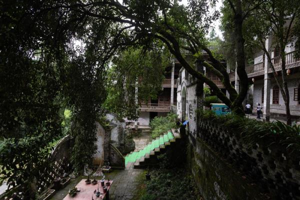 百年老宅藏深山