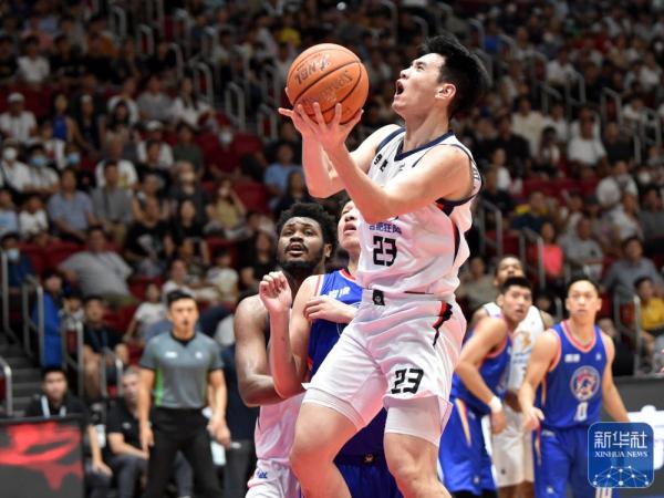 全国男子篮球联赛 | 合肥狂风胜香港金牛